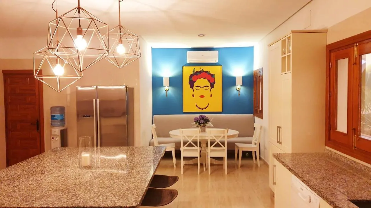 La Roca Rara - 8 Bedroom Villa Nerja